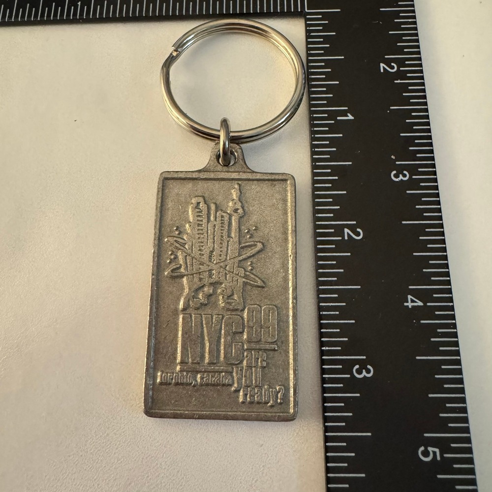 Vintage NYC 99 Toronto Canada Keychain Solid Pewter‎ Souvenir Keyring